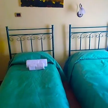Le Stanze Del Sogno Bed & Breakfast 3*